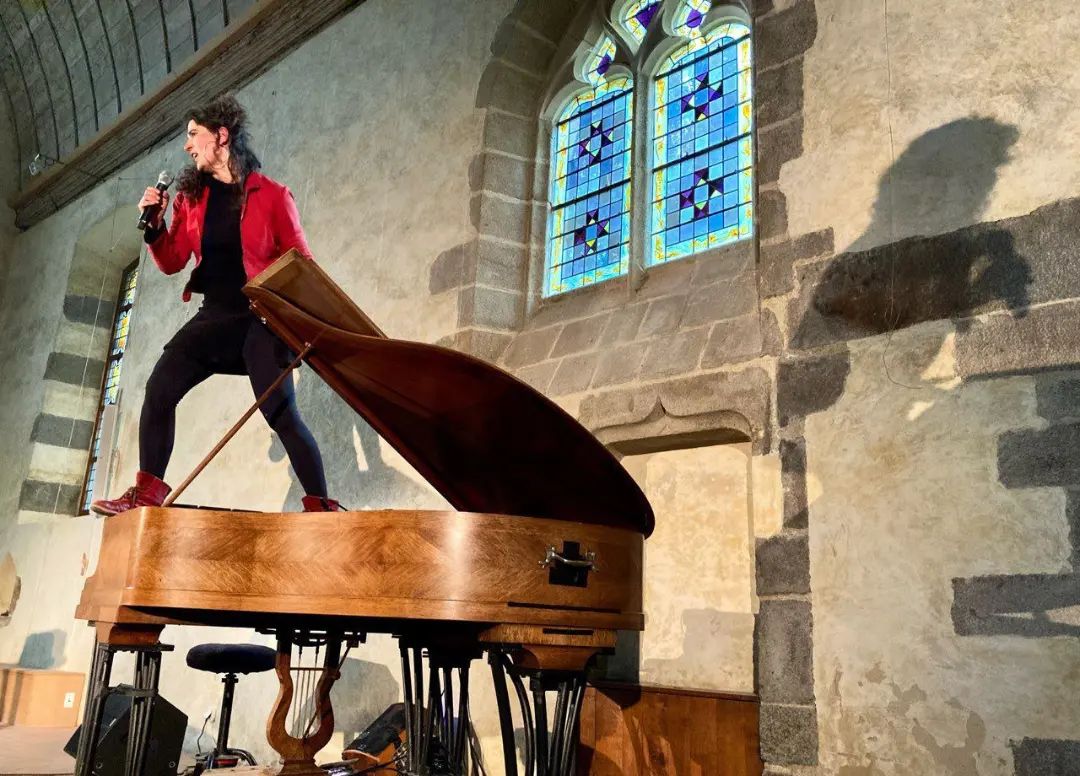 CONCERT LA PIANISTE ROUGE